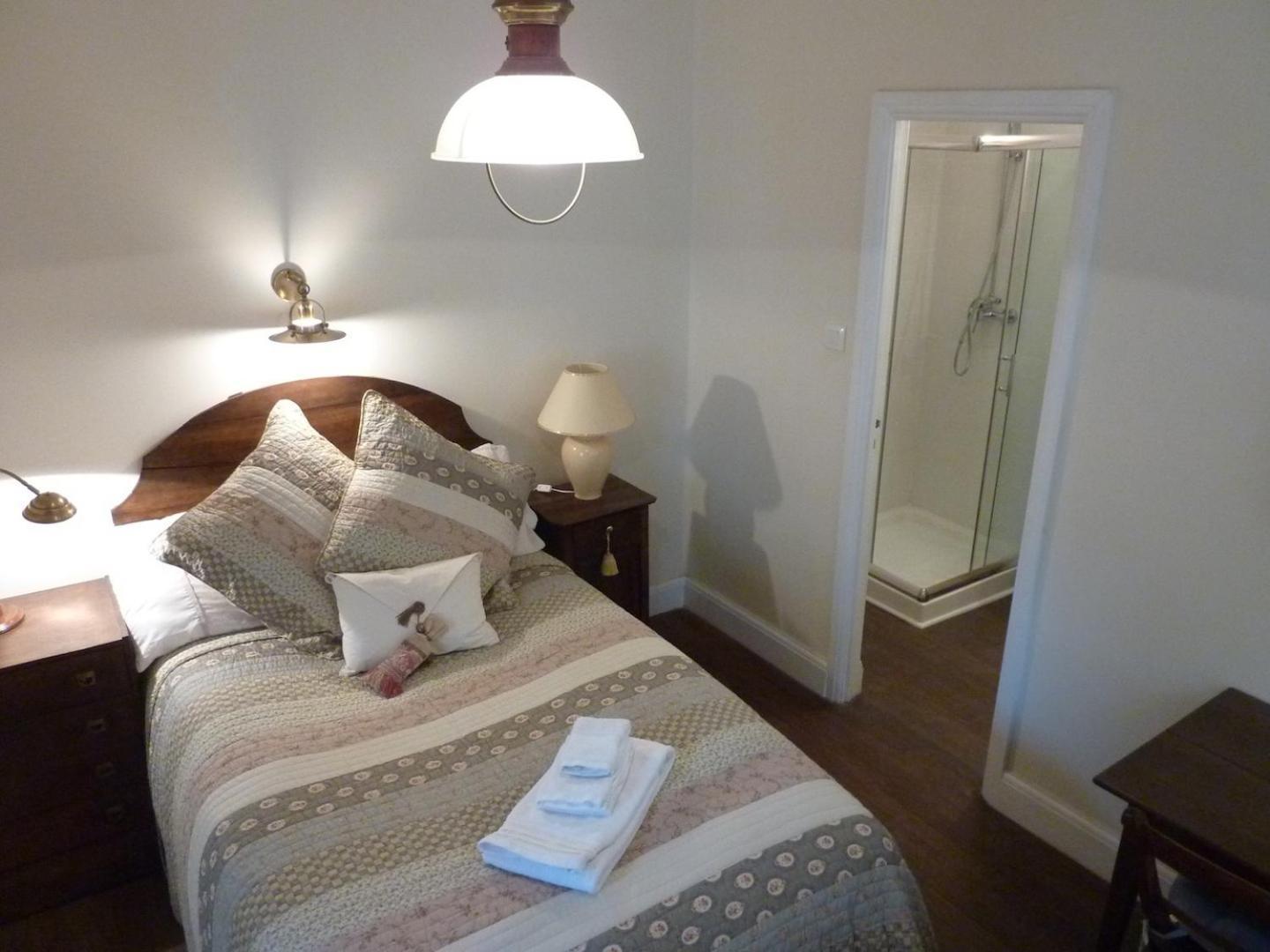 Le Logis Alexandra Bnb La Trimouille Værelse billede