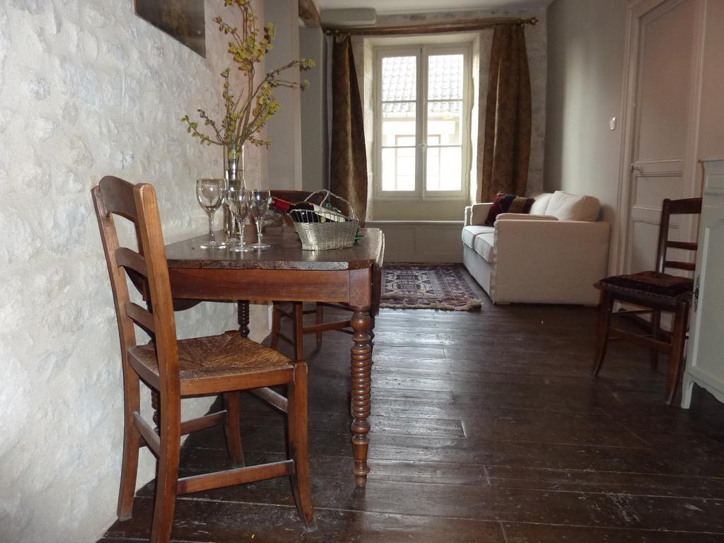 Le Logis Alexandra Bnb La Trimouille Værelse billede